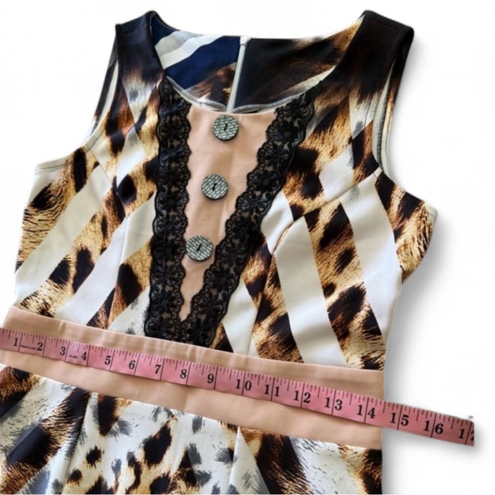 Elegant Animal Print Midi Dress with Lace Accents - Picture 4 of 8